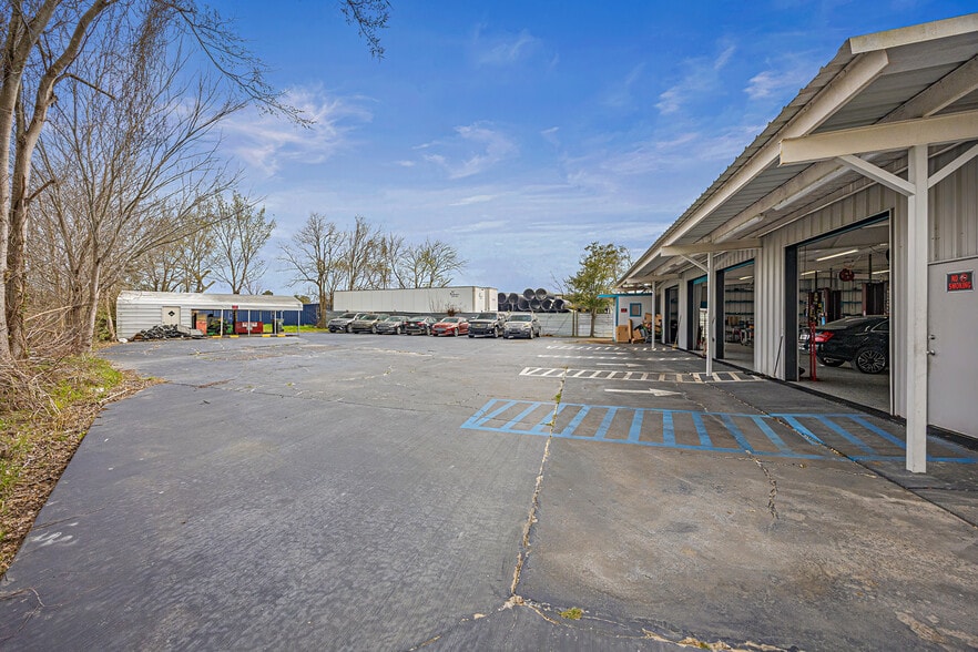 More Photos Of 2801 Shaver St, Pasadena Auto Repair For Sale