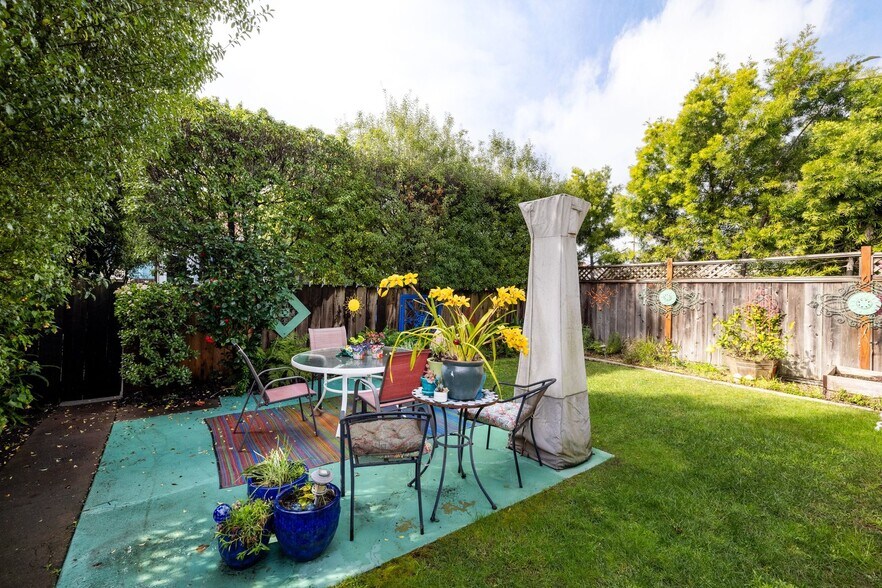 More Photos Of 1527 8th St, Alameda Apartments For Sale