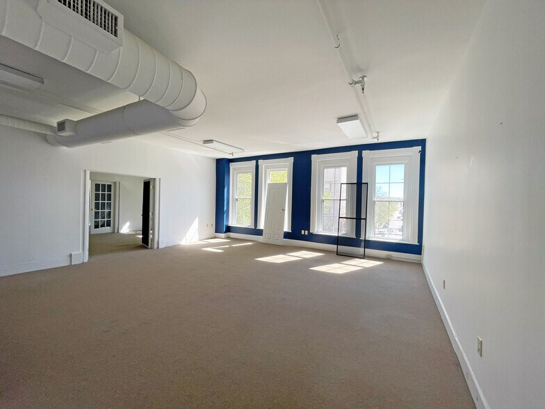 More Photos Of 844-848 Elm St, Manchester Office For Lease