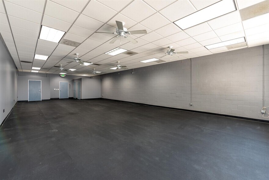 More Photos Of 1518-1520 W Magnolia Blvd, Burbank Storefront Retail Office For Sale