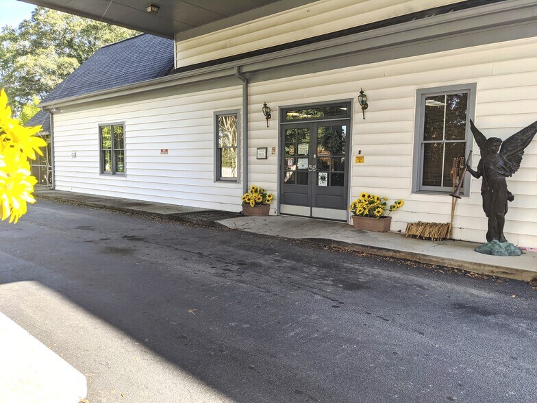 More Photos Of 1105 N Main St, Conyers Healthcare For Sale