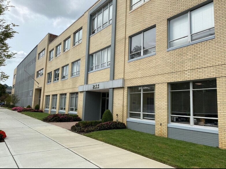 More Photos Of 233 7th St, Garden City Medical For Lease