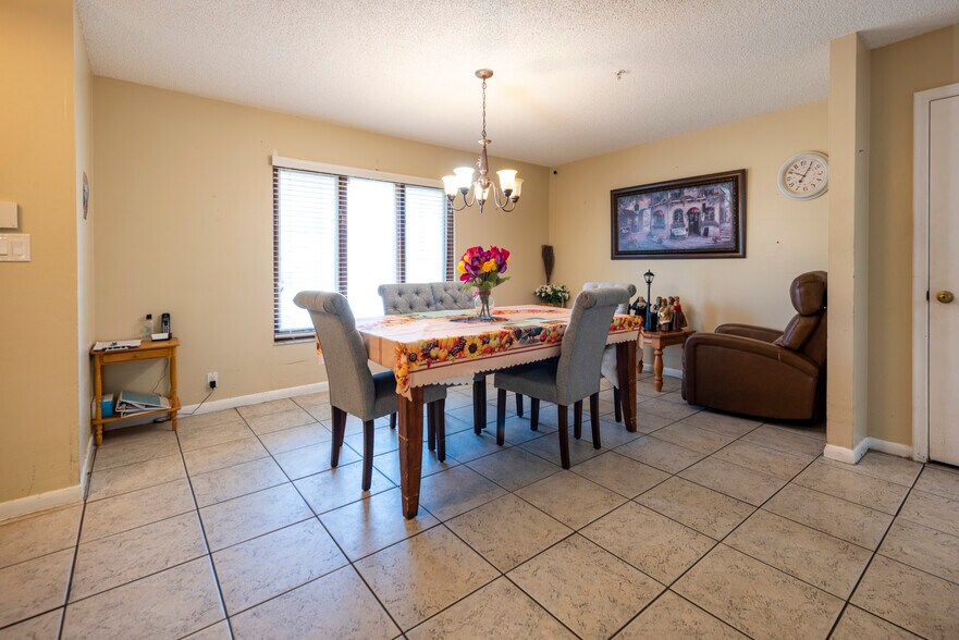 More Photos Of 621 NW 76th Ave, Plantation Assisted Living For Sale