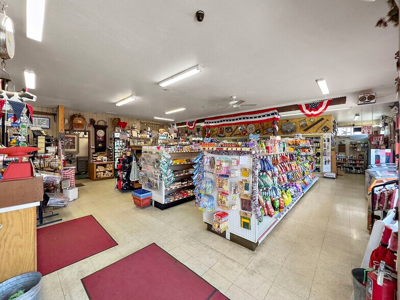 More Photos Of 577 Main St, Ferndale General Retail For Sale