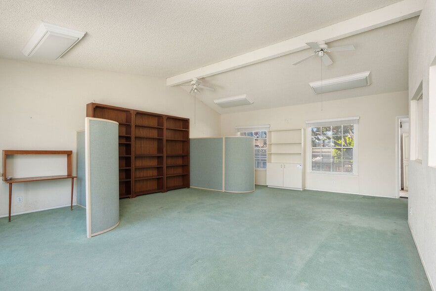 More Photos Of 224 Main St, Seal Beach Storefront For Sale