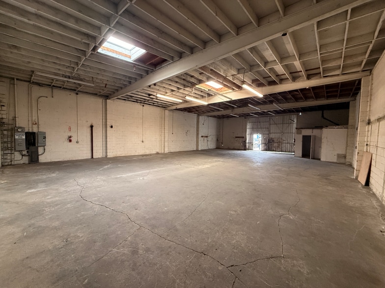 More Photos Of 12712 Carmenita Rd, Santa Fe Springs Warehouse For Lease