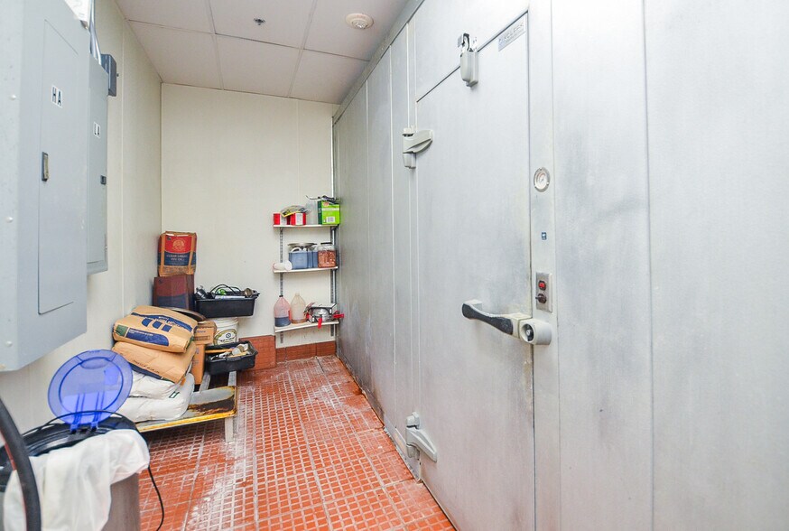 More Photos Of 4899 Highway 6, Missouri City Unknown For Lease