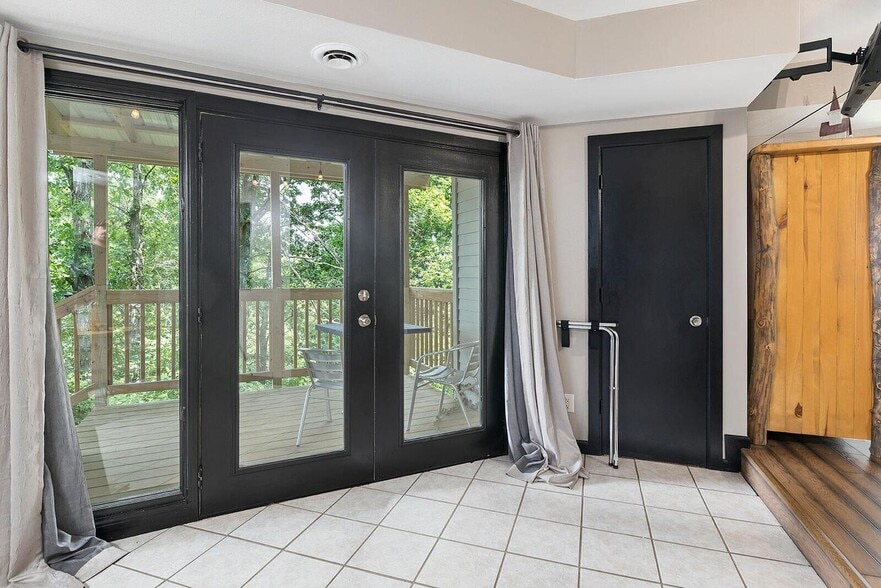 More Photos Of 381 W Guin Rd, Nixa Lodge Meeting Hall For Sale