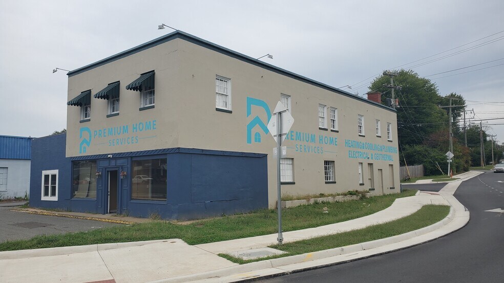 Primary Photo Of 5 Broadview Ave, Warrenton Freestanding For Lease