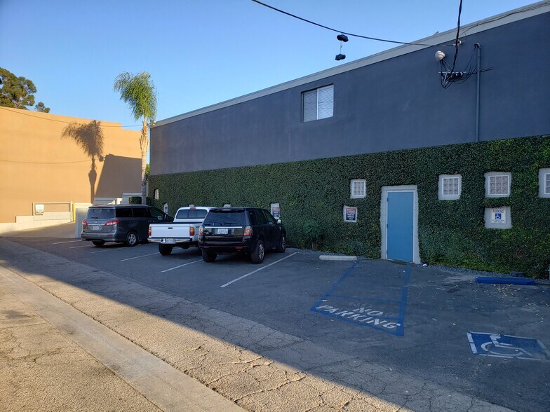 More Photos Of 3619 W Magnolia Blvd, Burbank Office For Lease