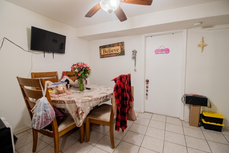 More Photos Of 40523 N Il Route 83, Antioch Apartments For Sale