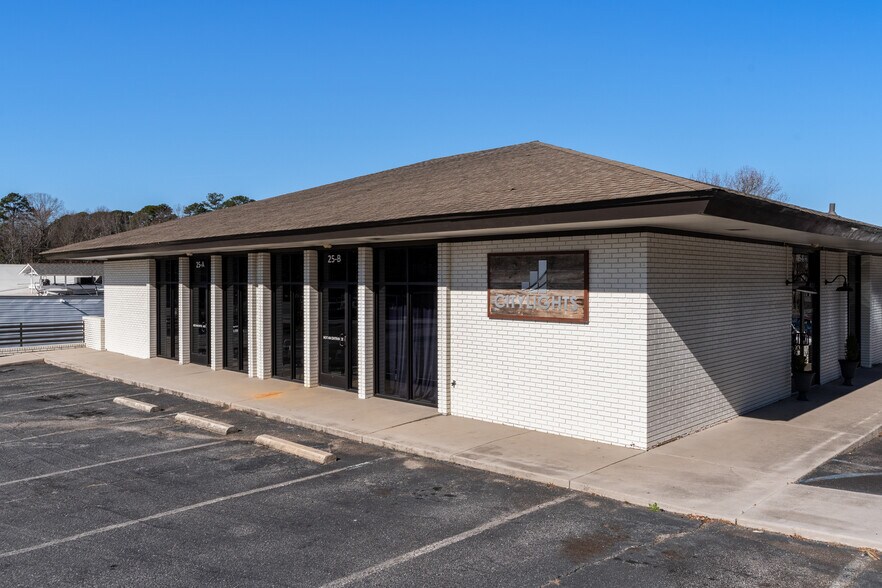 Primary Photo Of 25 Sweetbriar Rd, Greenville Office For Lease
