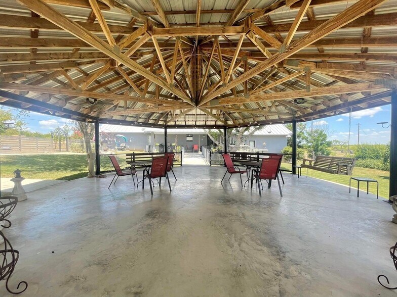 More Photos Of 175 Herber, New Braunfels Specialty For Sale