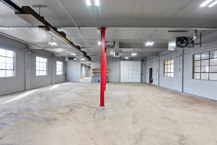 More Photos Of 5 Webb St, Windsor Locks Manufacturing For Lease