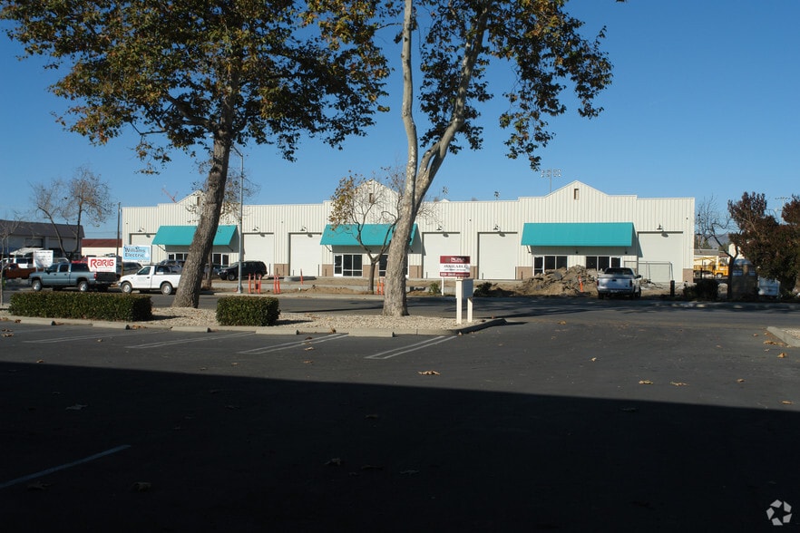 More Photos Of 327 E Oak St, Santa Maria Manufacturing For Lease