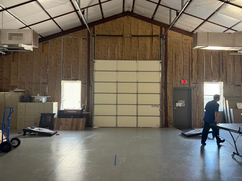 More Photos Of 6102 Imperial Loop, College Station Light Distribution For Lease