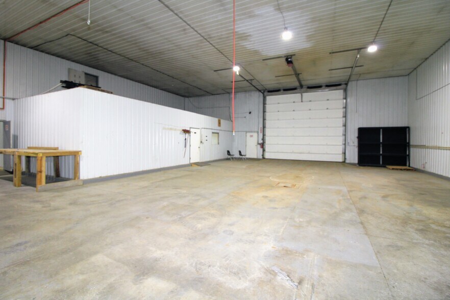 More Photos Of 8401 NW 282nd St, Berthold Warehouse For Lease