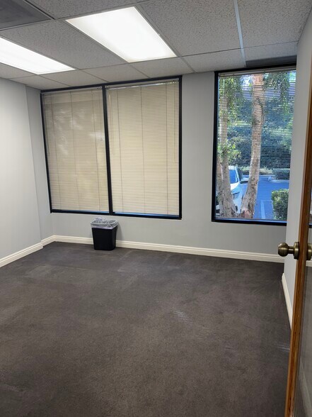 More Photos Of 30423 Canwood St, Agoura Hills Office For Sale