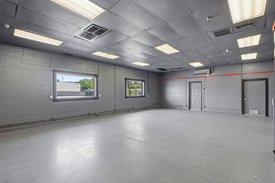 More Photos Of 1420 Healdsburg Ave, Healdsburg Flex For Sale