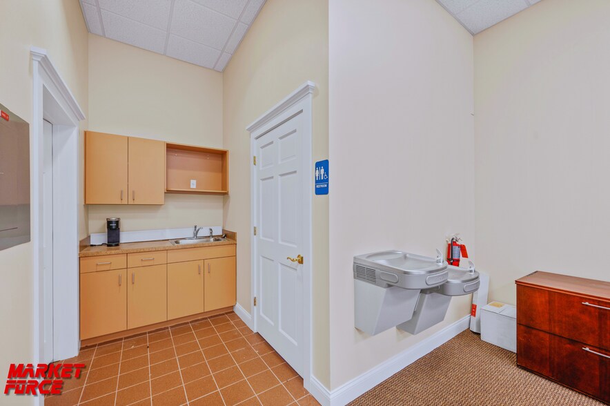 More Photos Of 900 State Route 16, Saint Augustine Bank For Lease