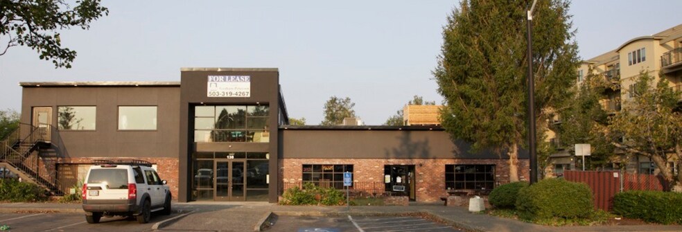 Primary Photo Of 222-238 NE Roberts Ave, Gresham Storefront Retail Office For Lease