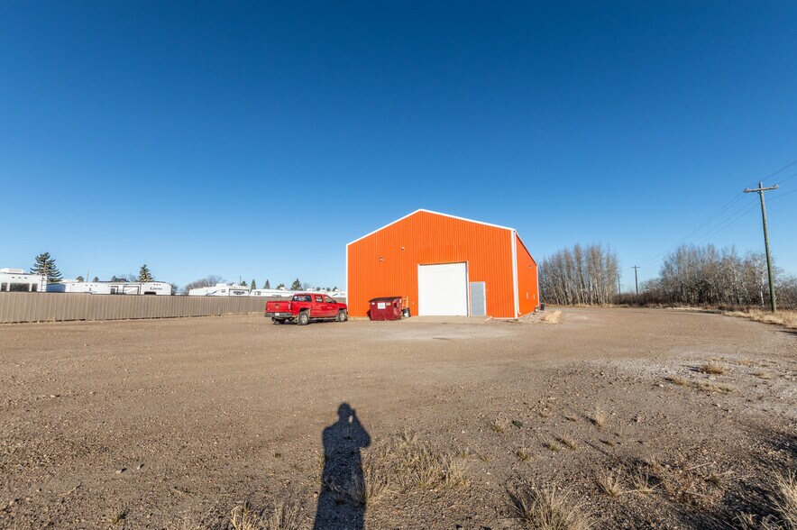 More Photos Of 4204 50 Ave, Stettler Industrial For Sale