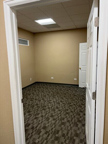 More Photos Of 2130 Main St, Longmont General Retail For Lease