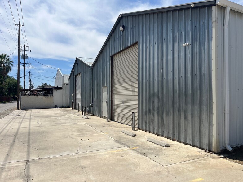 More Photos Of 2930 Union Ave, Bakersfield Warehouse For Sale
