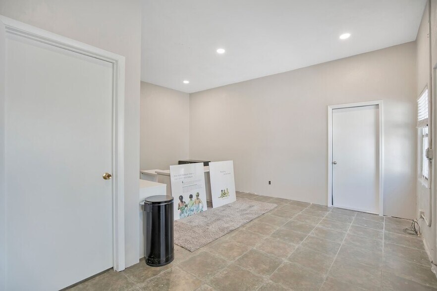 More Photos Of 327 Marion St, Daytona Beach Warehouse For Sale