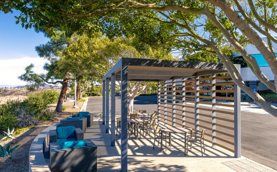 More Photos Of 10455 Pacific Center Ct, San Diego Research And Development For Lease