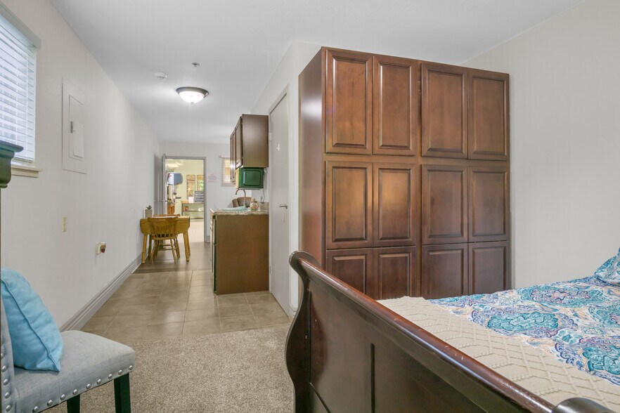 More Photos Of 4107 Central Ave, Kearney Assisted Living For Sale