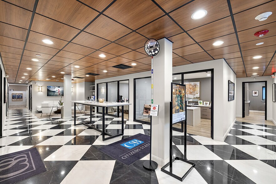 More Photos Of 32500 N Woodward Ave, Royal Oak Freestanding For Sale
