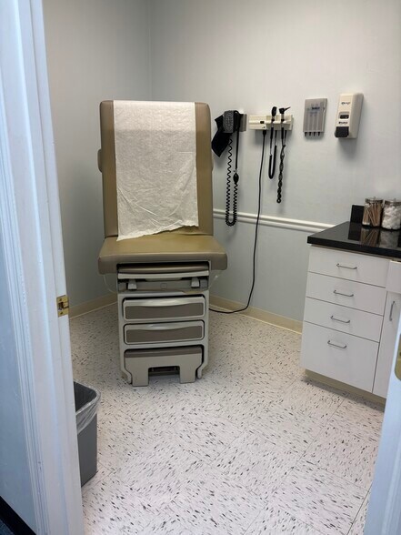 More Photos Of 3606 Maclay Blvd S, Tallahassee Medical For Lease