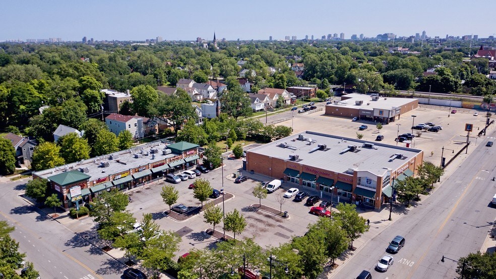 More Photos Of 650 W 63rd St, Chicago Drugstore For Lease