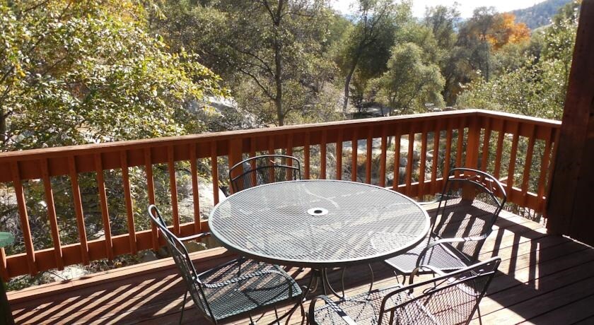 More Photos Of 13745 Sierra Way, Kernville Hotel For Sale