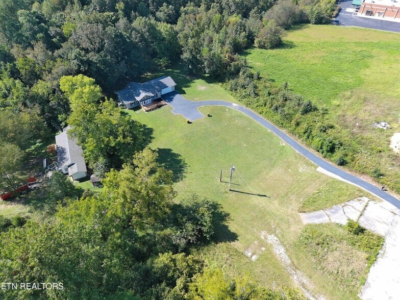 More Photos Of 1723 Roane State Hwy, Harriman Flex For Sale