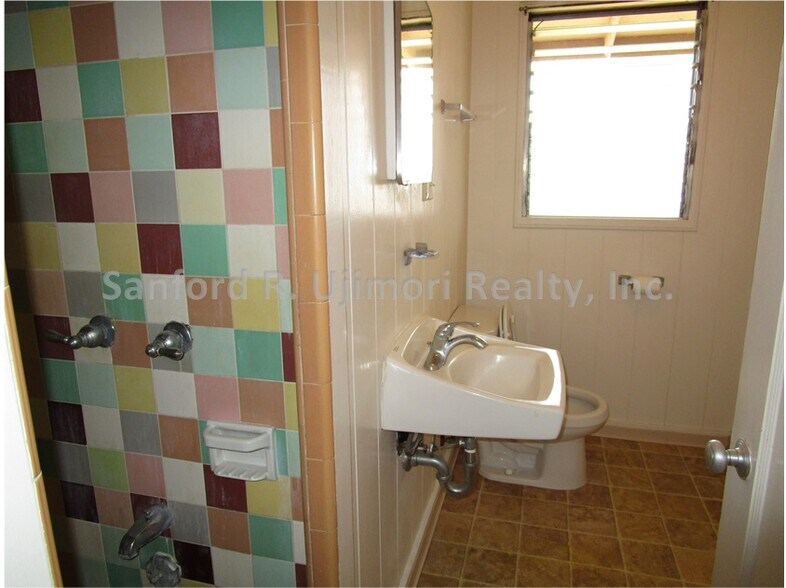 More Photos Of 906 Hausten St, Honolulu Apartments For Sale