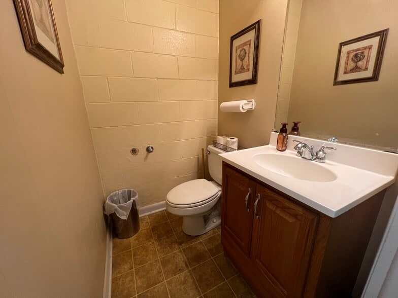 More Photos Of 130 E Wythe St, Petersburg Office For Sale