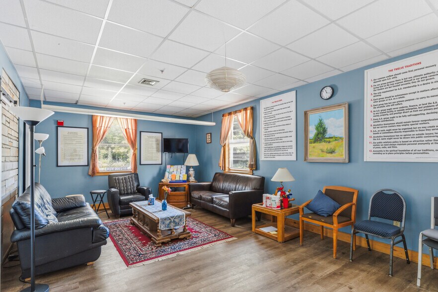 More Photos Of 36 Carpenter Street St, Keene Office For Sale