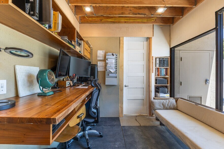 More Photos Of 1130 Industrial Ave, Petaluma Light Manufacturing For Sale