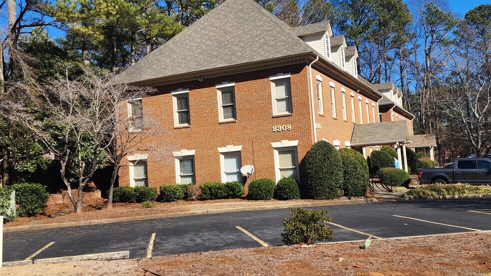 More Photos Of 2308 Perimeter Park Dr, Atlanta Office For Sale