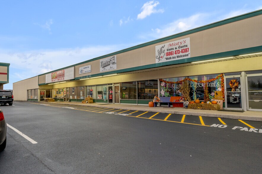 More Photos Of 1629 Ashland Rd, Greenup Freestanding For Sale