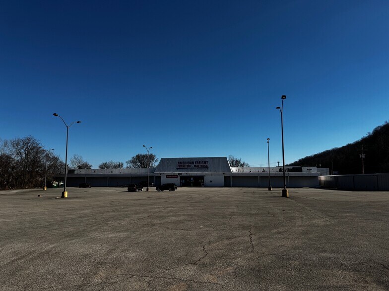 More Photos Of 6400 Maccorkle Ave, Saint Albans General Retail For Sale