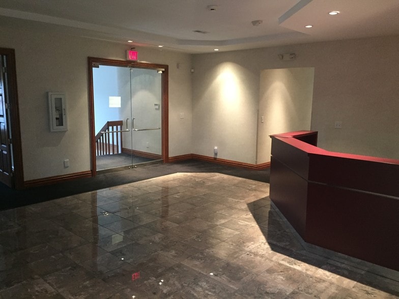 More Photos Of 805 Hillsdowne Rd, Westerville Medical For Sale