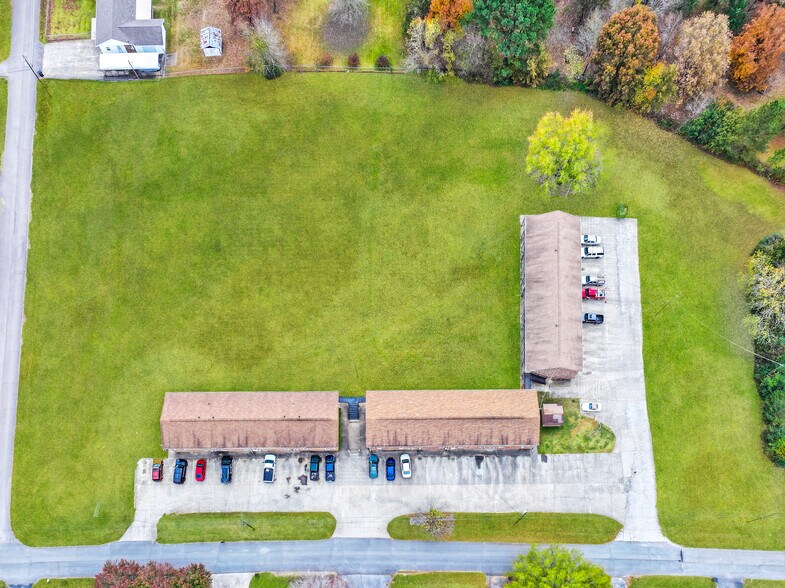 452 Ashe Ave, New Johnsonville, TN 37134 Apartments For Sale