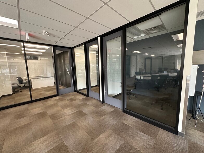 More Photos Of 6005 Gateway Blvd, Edmonton Office For Lease