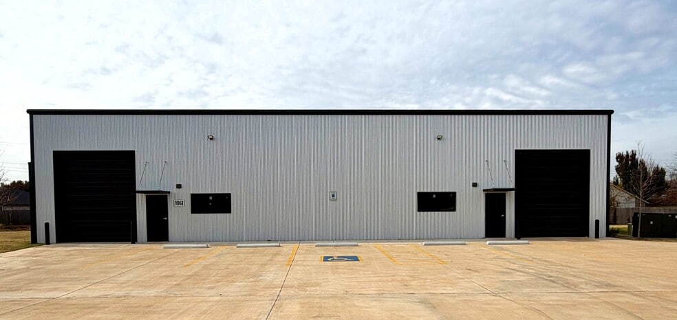 More Photos Of 1035 NW 112th St, Oklahoma City Unknown For Lease