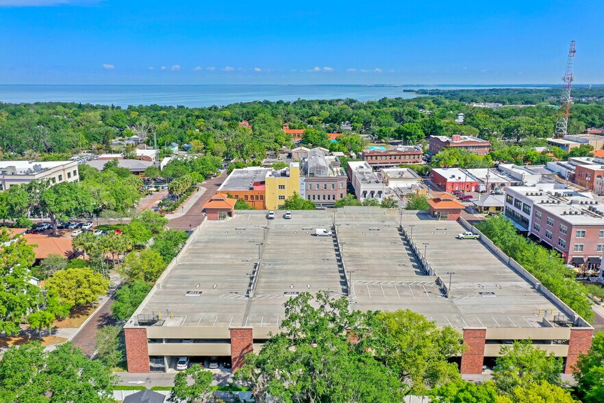 More Photos Of 162 W Plant St, Winter Garden General Retail For Lease