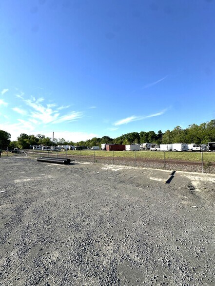 More Photos Of 6628 James Madison Hwy, Haymarket Warehouse For Lease