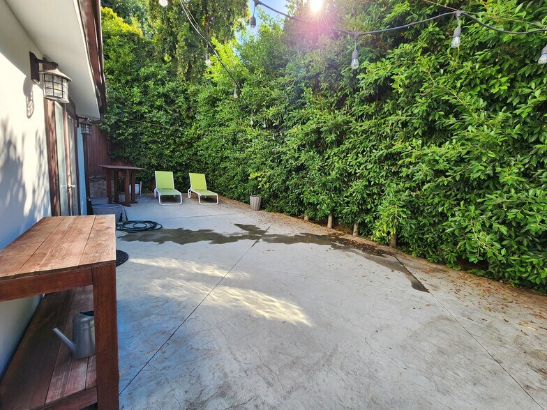 More Photos Of 2127 Vine St, Los Angeles Apartments For Sale